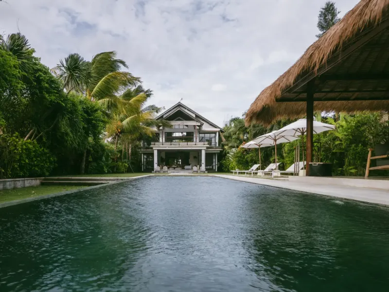 Villa Lux Bali architecture beside the private pool